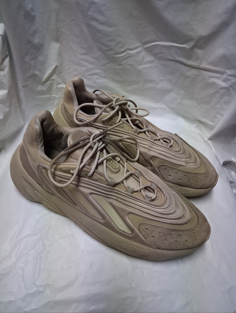 adidas Ozelia Men's  Beige Streamlined Sneakers Size 10 Preowned
